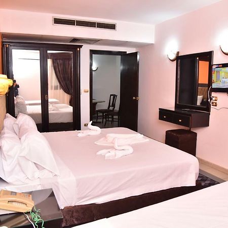 Royal Pyramids Hotel Кайро Екстериор снимка