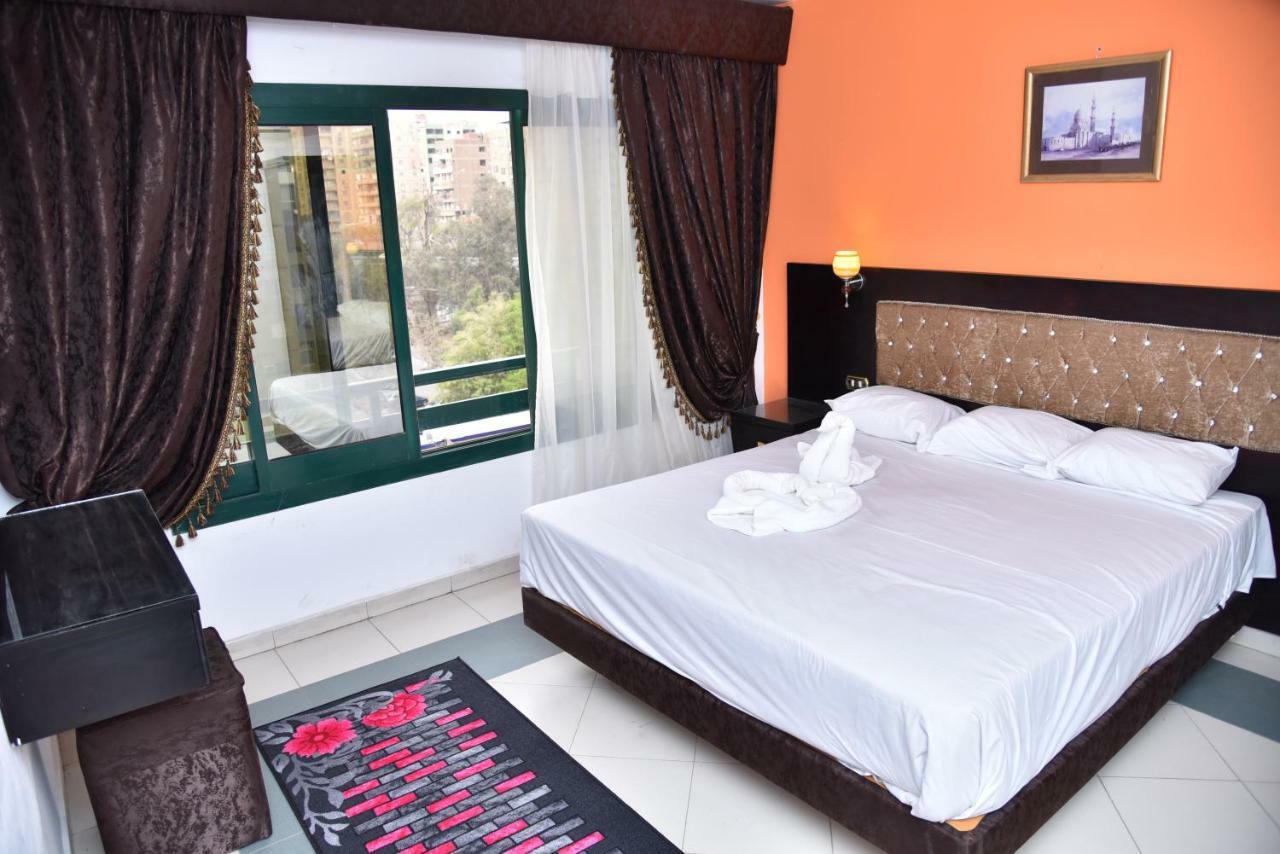 Royal Pyramids Hotel Кайро Екстериор снимка
