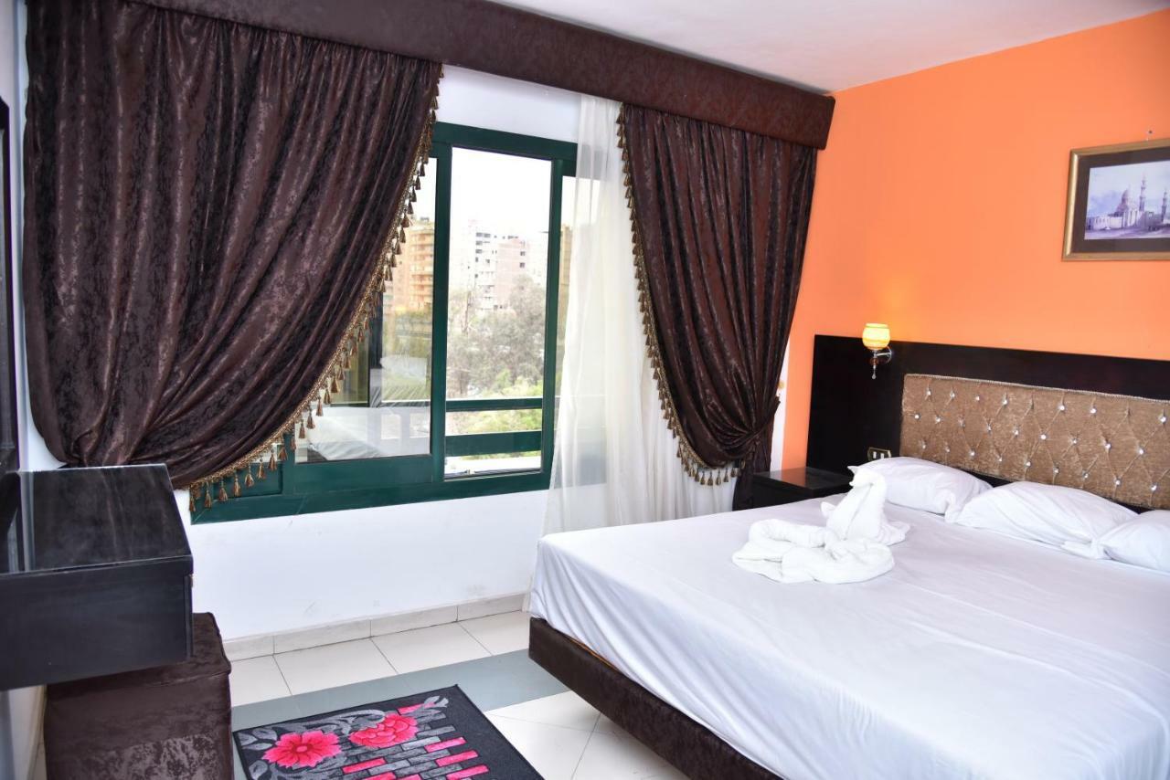 Royal Pyramids Hotel Кайро Екстериор снимка