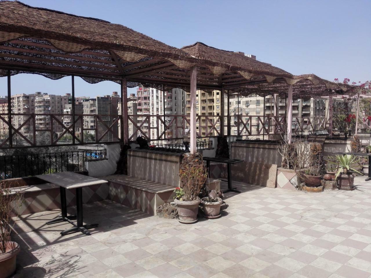 Royal Pyramids Hotel Кайро Екстериор снимка