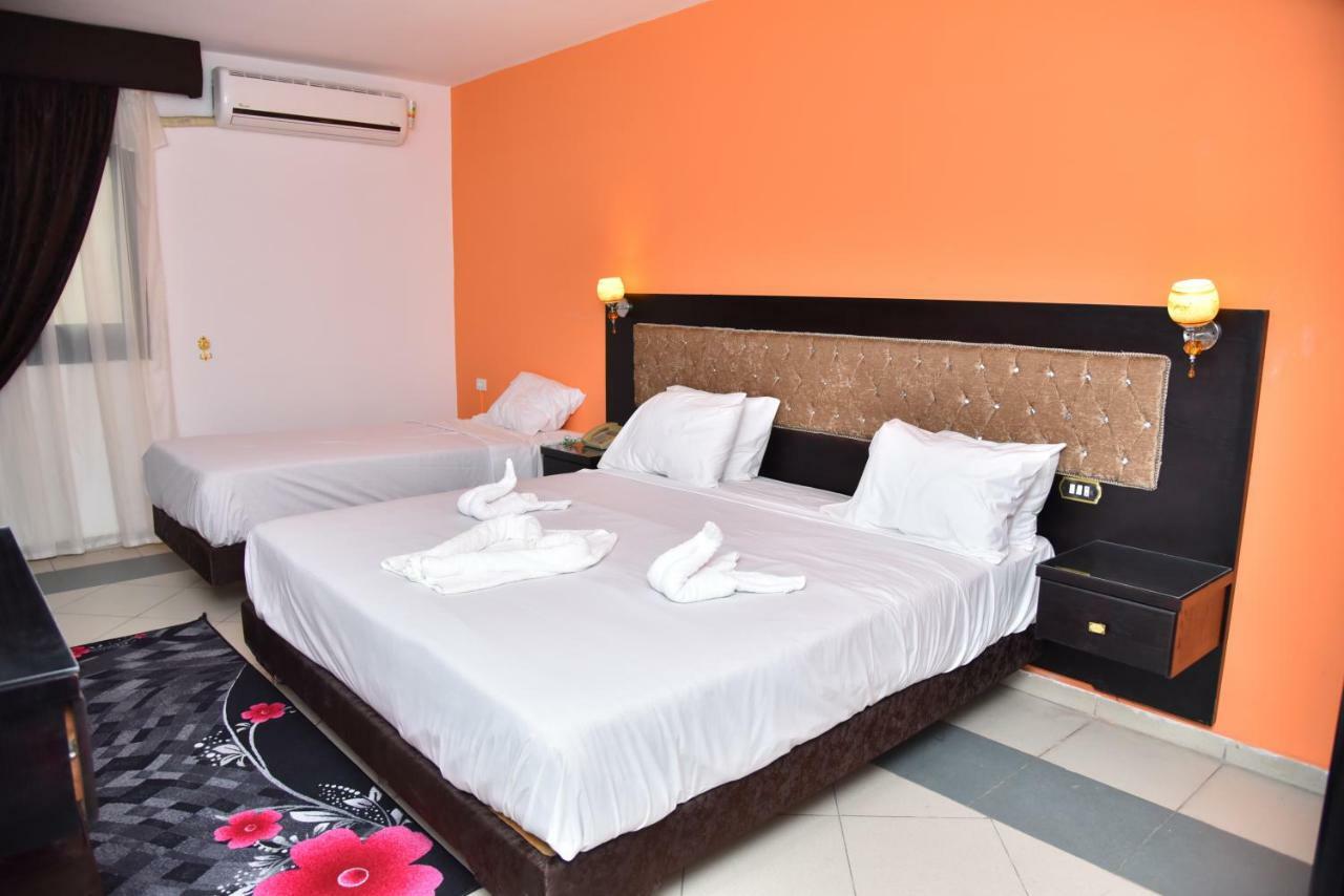 Royal Pyramids Hotel Кайро Екстериор снимка