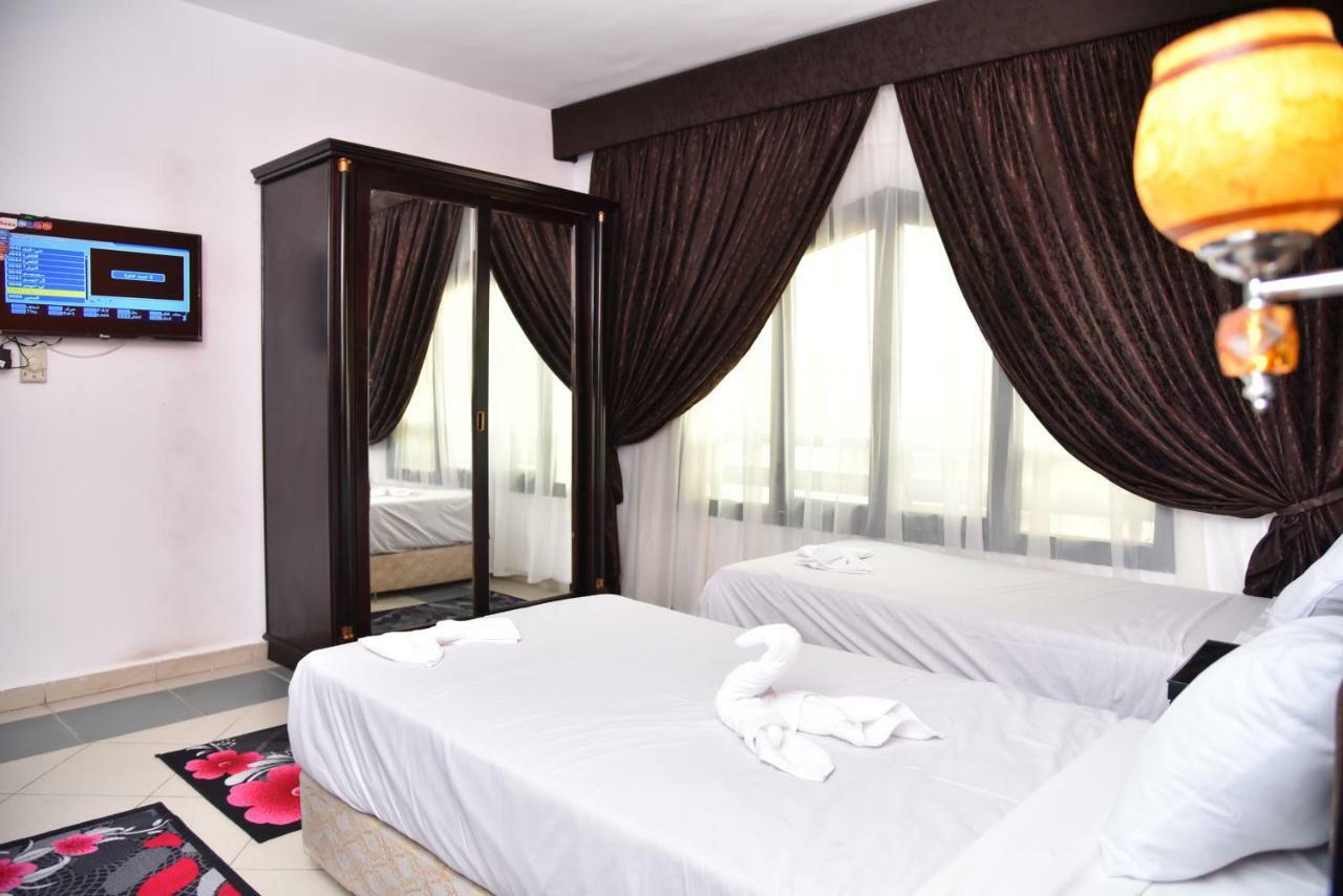 Royal Pyramids Hotel Кайро Екстериор снимка