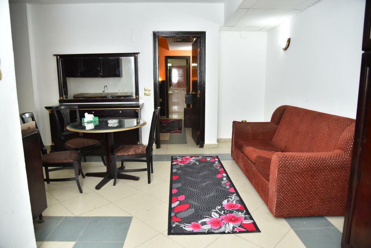 Royal Pyramids Hotel Кайро Екстериор снимка