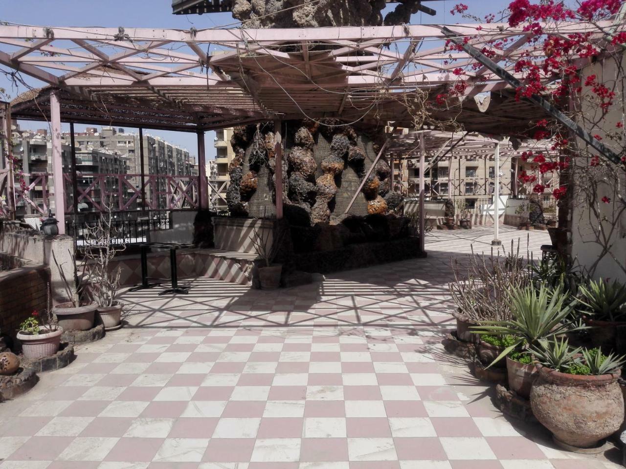 Royal Pyramids Hotel Кайро Екстериор снимка