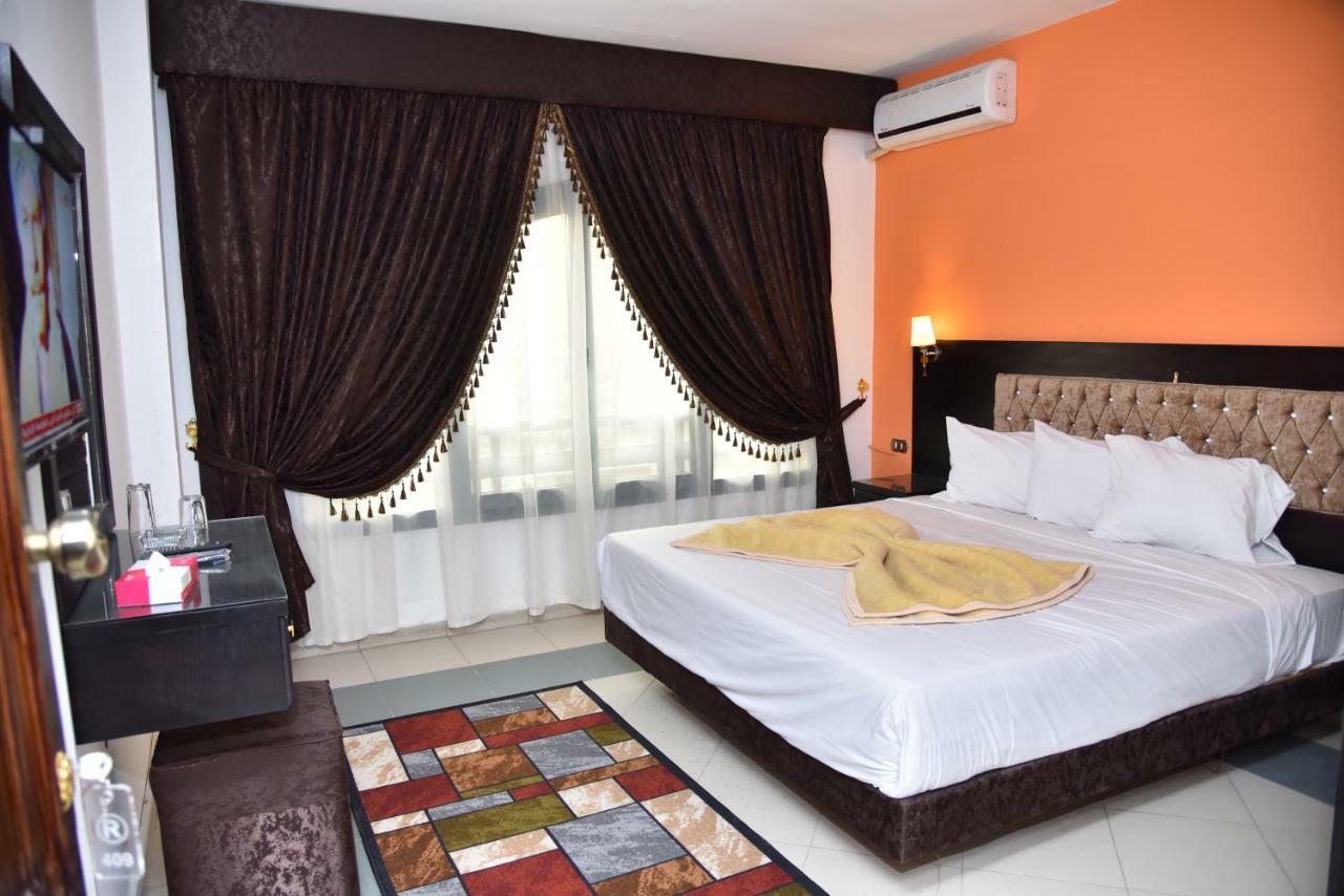 Royal Pyramids Hotel Кайро Екстериор снимка